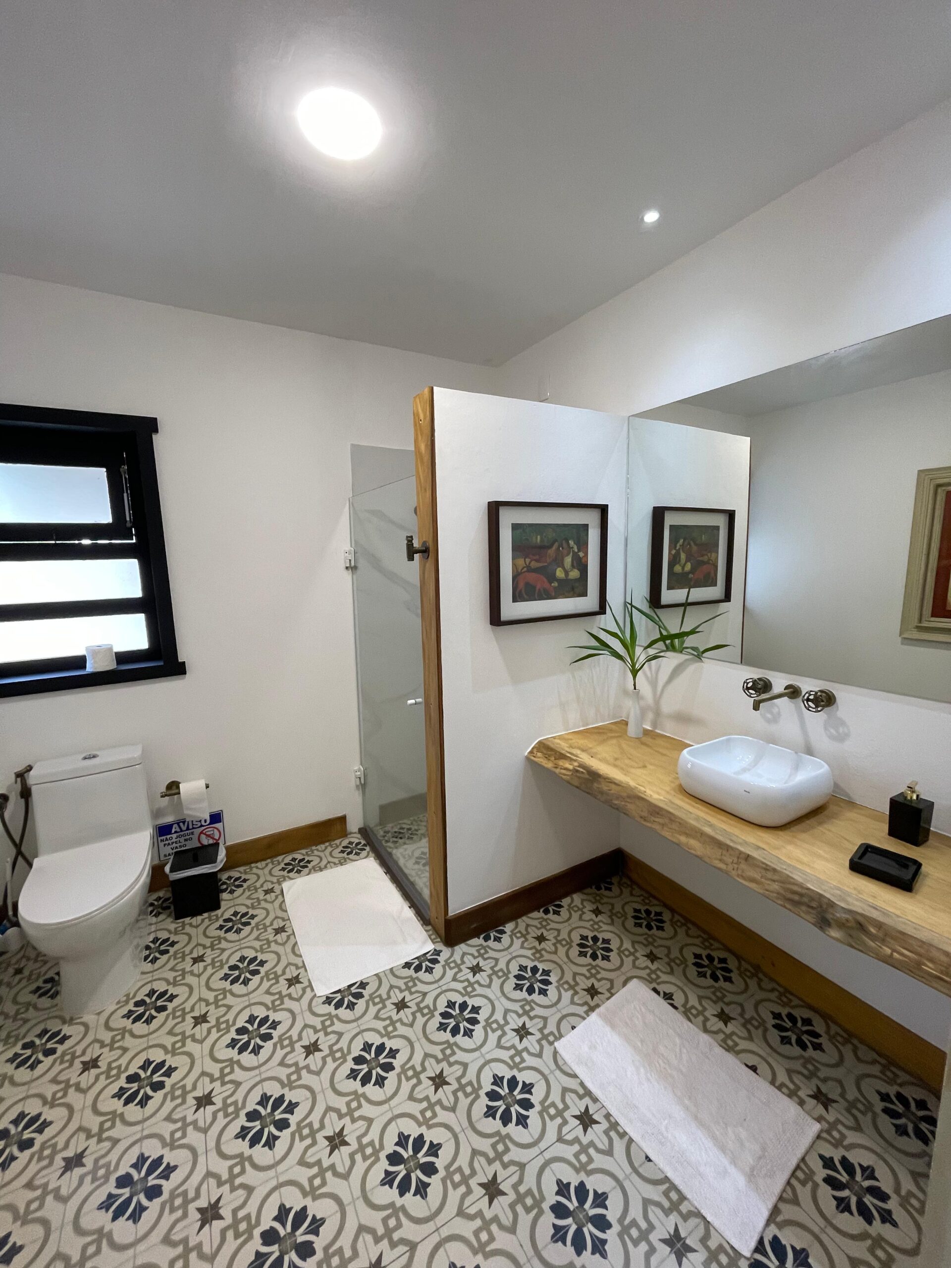 Suite-1-Banheiro-scaled.jpg