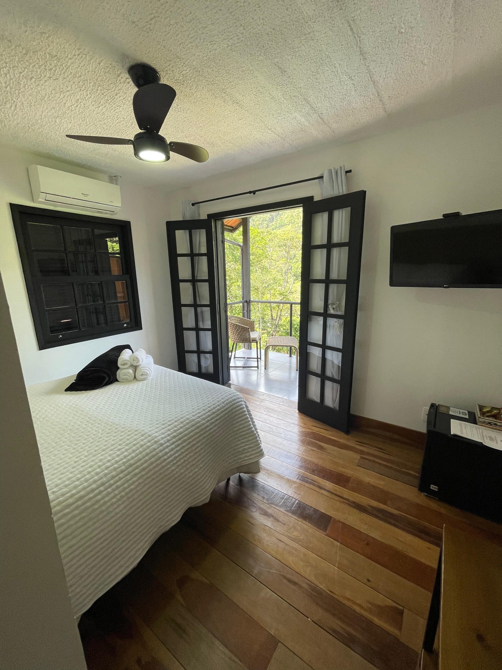 Suite-7-janela-AC-scaled.jpg