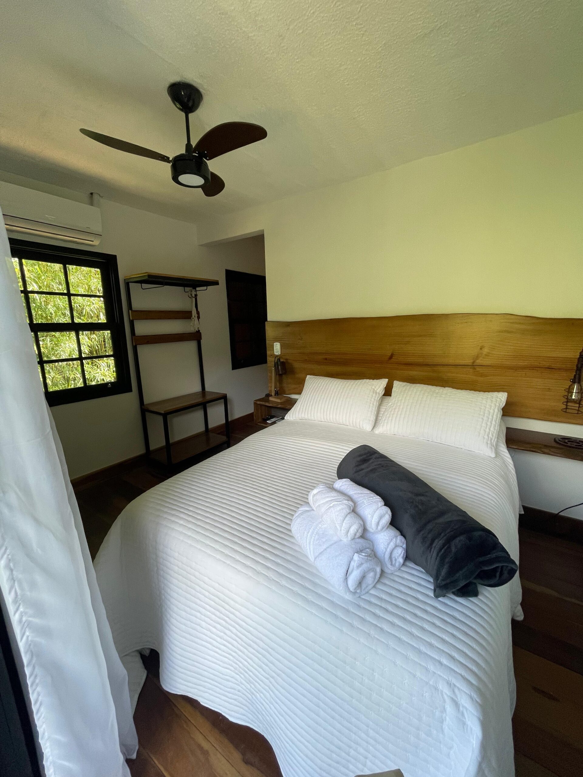 Suite-8-janela-AC-scaled.jpg
